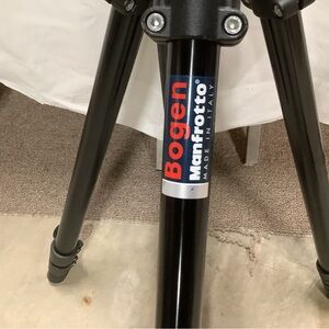 BOGAN Manfrodo tripod